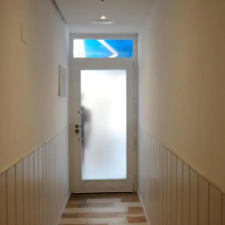 Alameda Apartment *